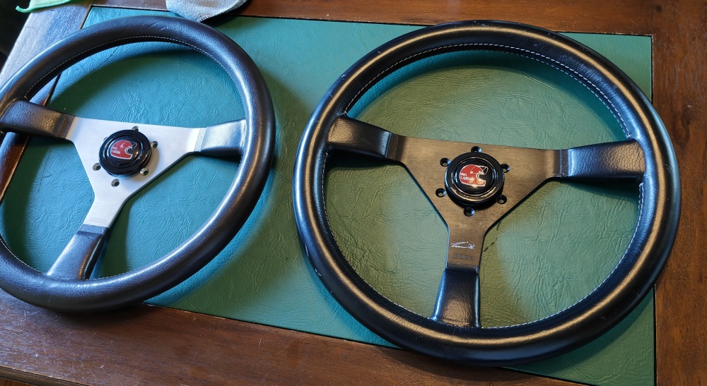 Rare 370mm Momo Niki Lauda Signature series steering wheel